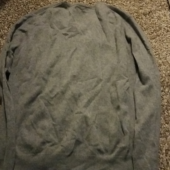 Mens super soft v neck Marc Anthony sweater - Picture 3 of 4